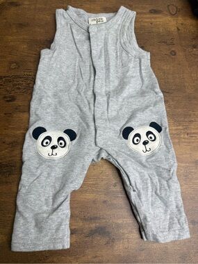 ⭐️5 for $20⭐️ Chick Pea Grey Panda Appliqué Baby Romper 3-6M
